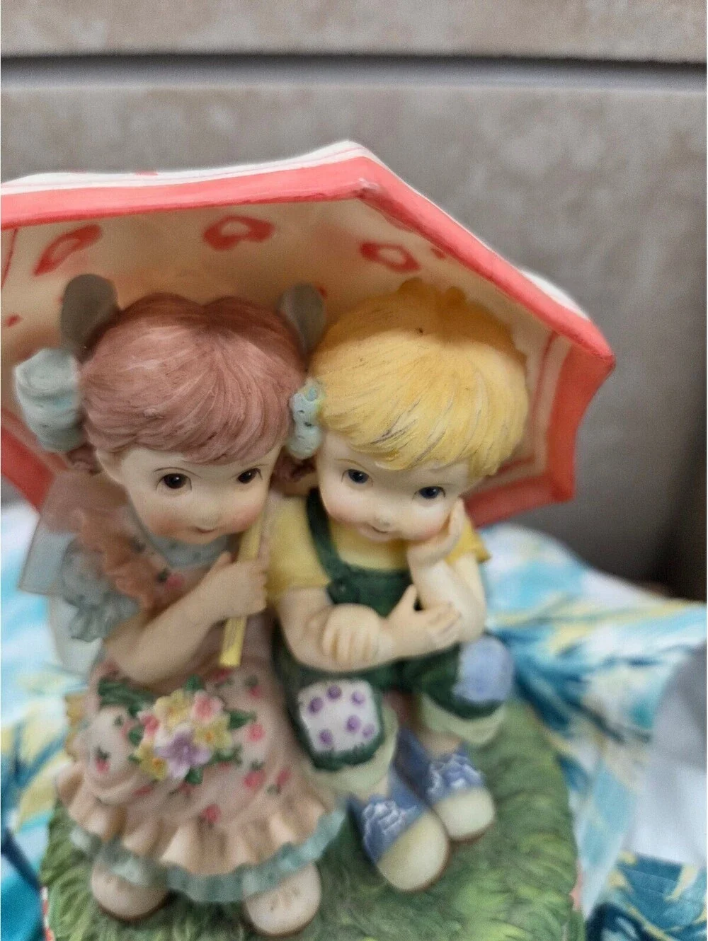 Vintage Boy Girl Under Umbrella Music Box Resin Figurine Romantic Nursery Decor